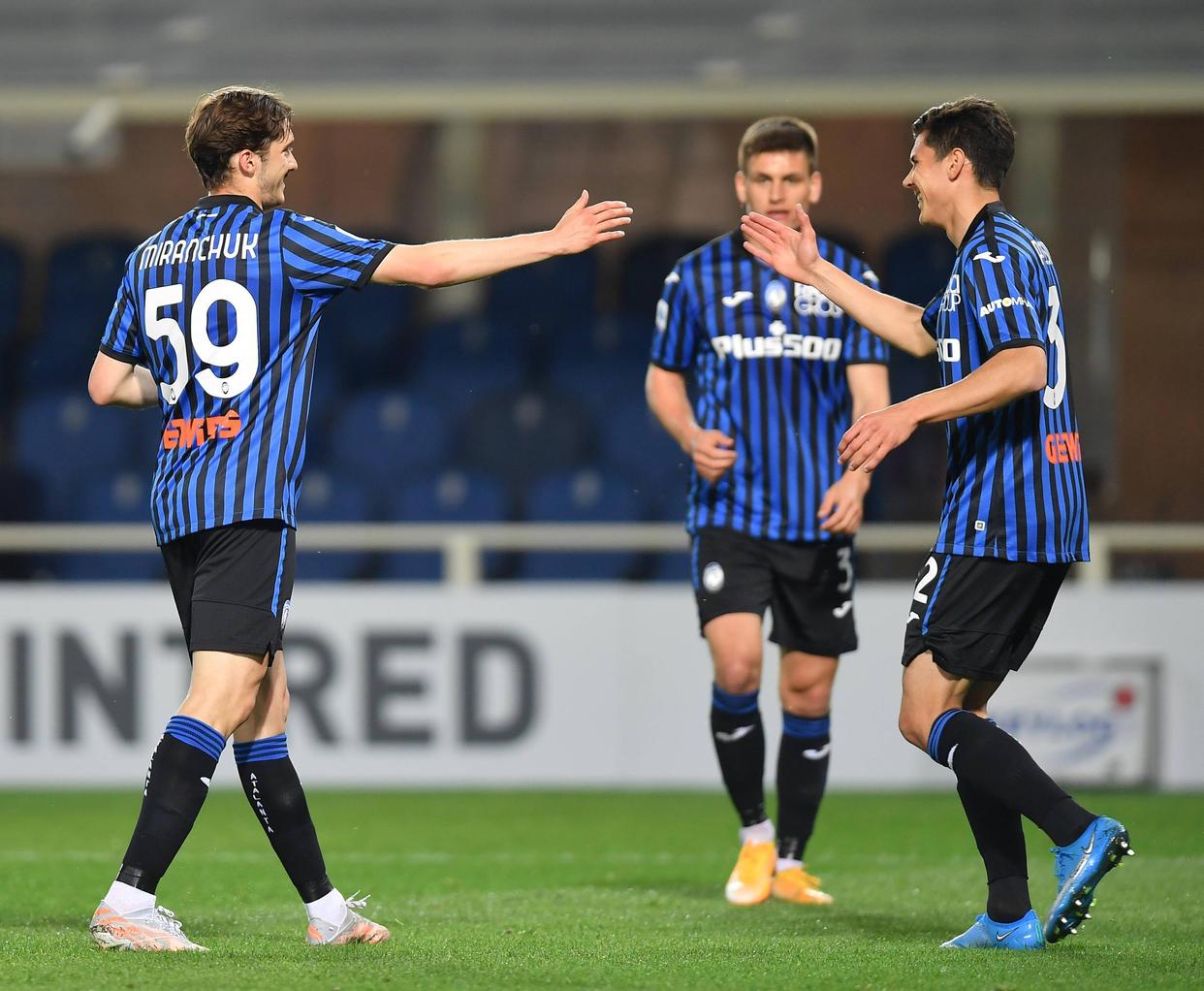 转会期突围战来临，费耶诺德围绕德国杯遗憾出局，媒体盛赞，资深球员宣示担当